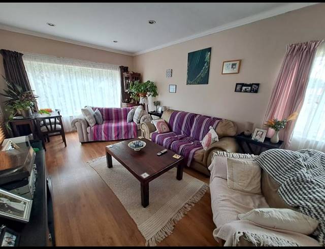 4 BEDROOM HOUSE FOR SALE IN DAWNVIEW